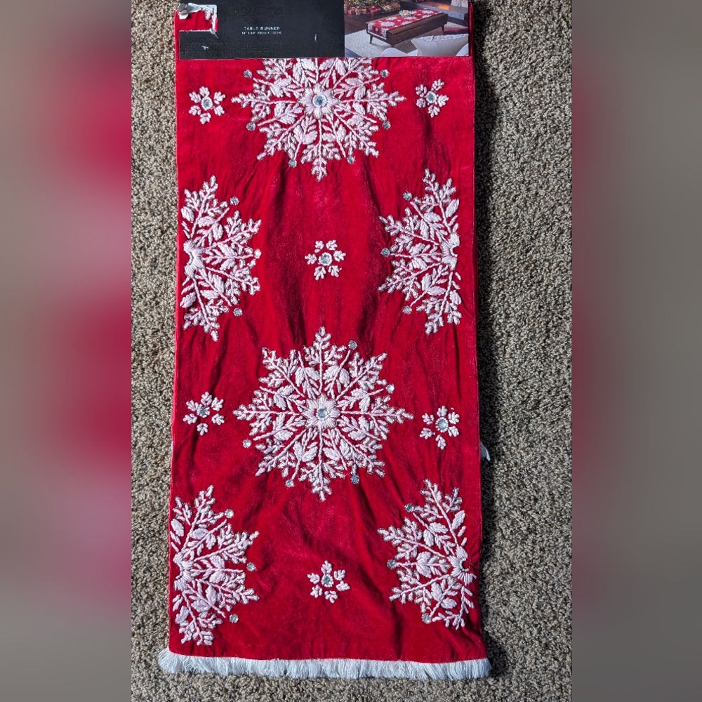 Rachel Zoe Red Velvet Snowflake Beaded Holiday Table Runner Luxe Decor